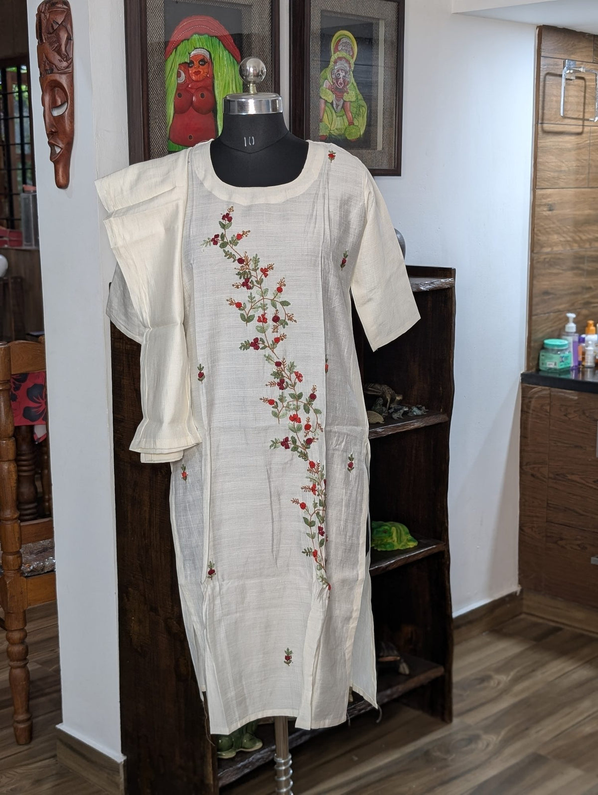 Vaticansilk Offwhite Embroidered Kurti