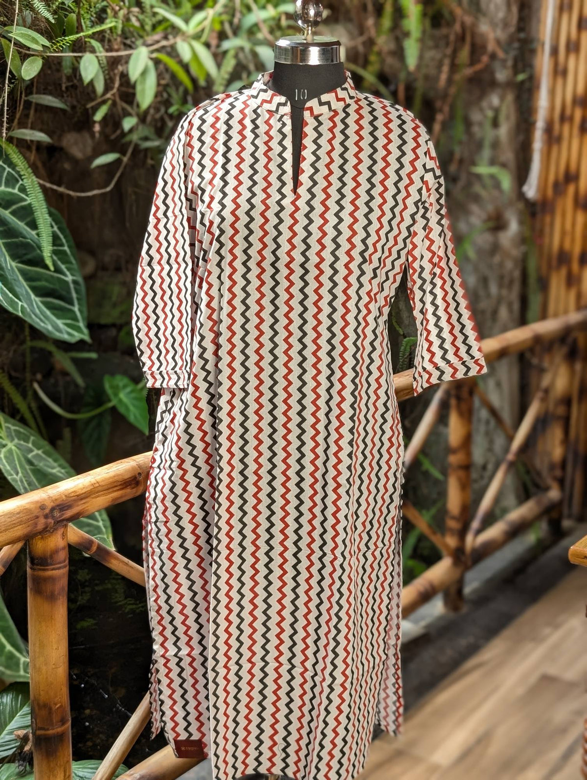 Cotton White Kurti With Maroon And Black Zig Zag Lines