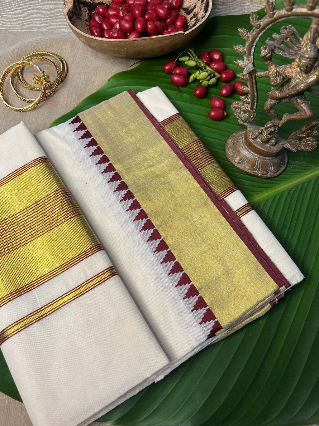 MAROON TEMPLE SETSAREE