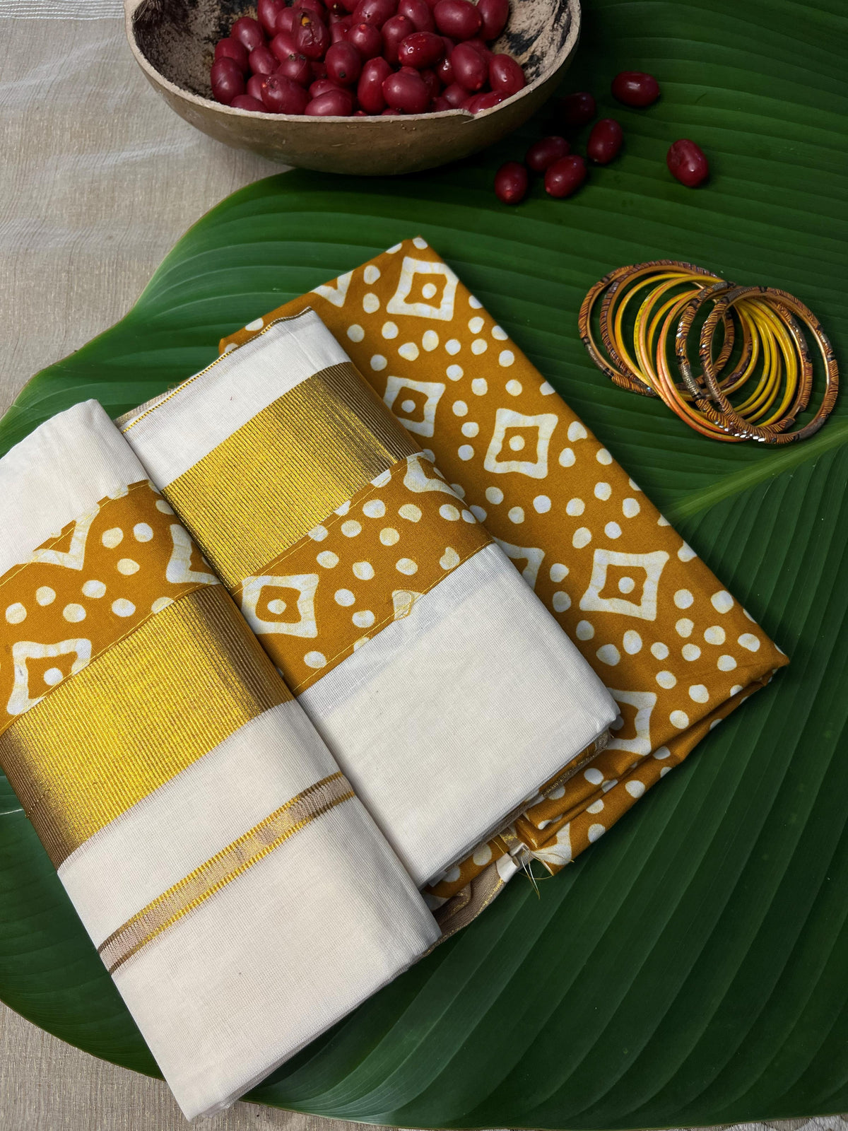 YELLOW BATIK SETTUM MUNDUM