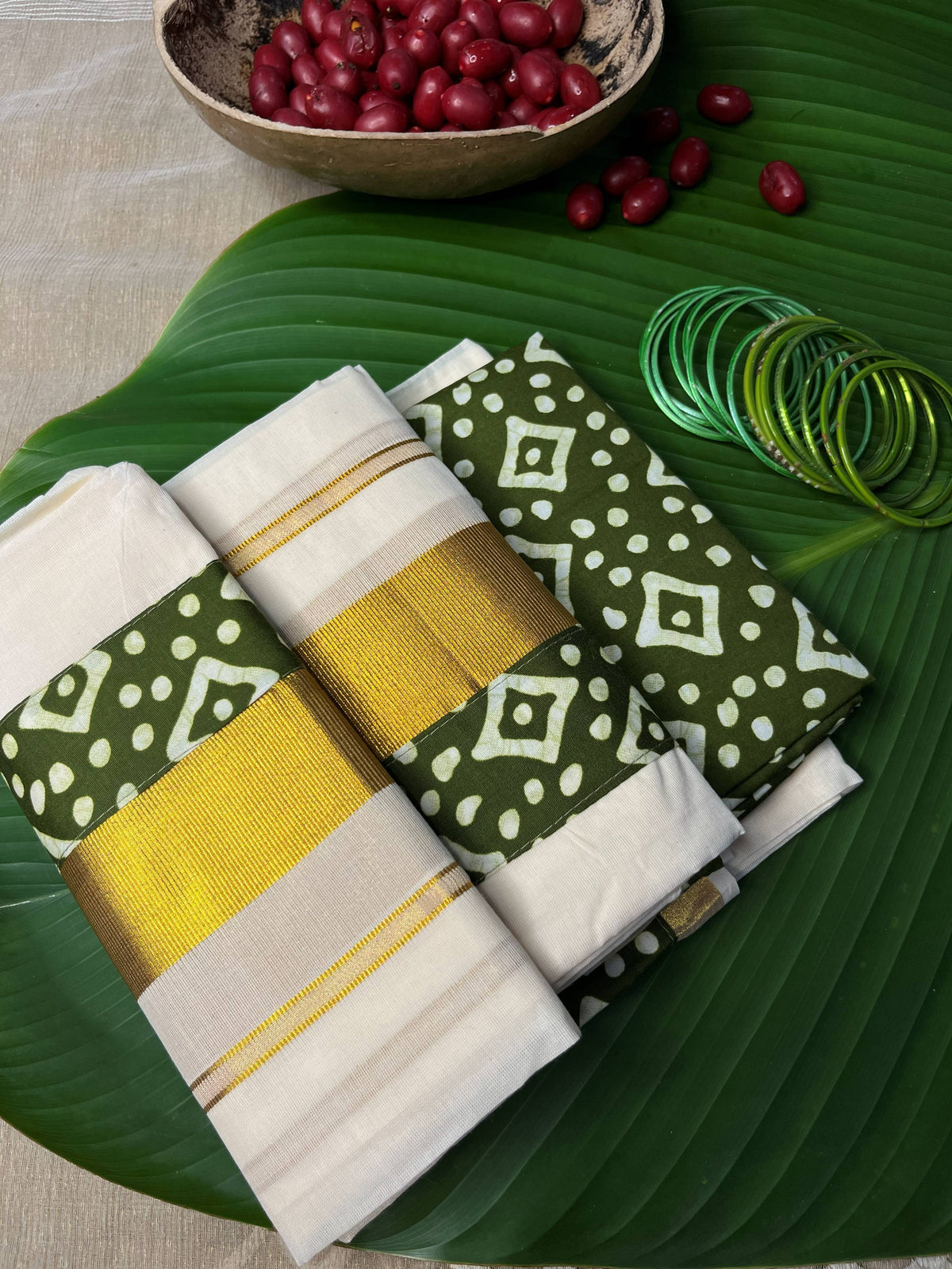 GREEN BATIK SETTUM MUNDUM
