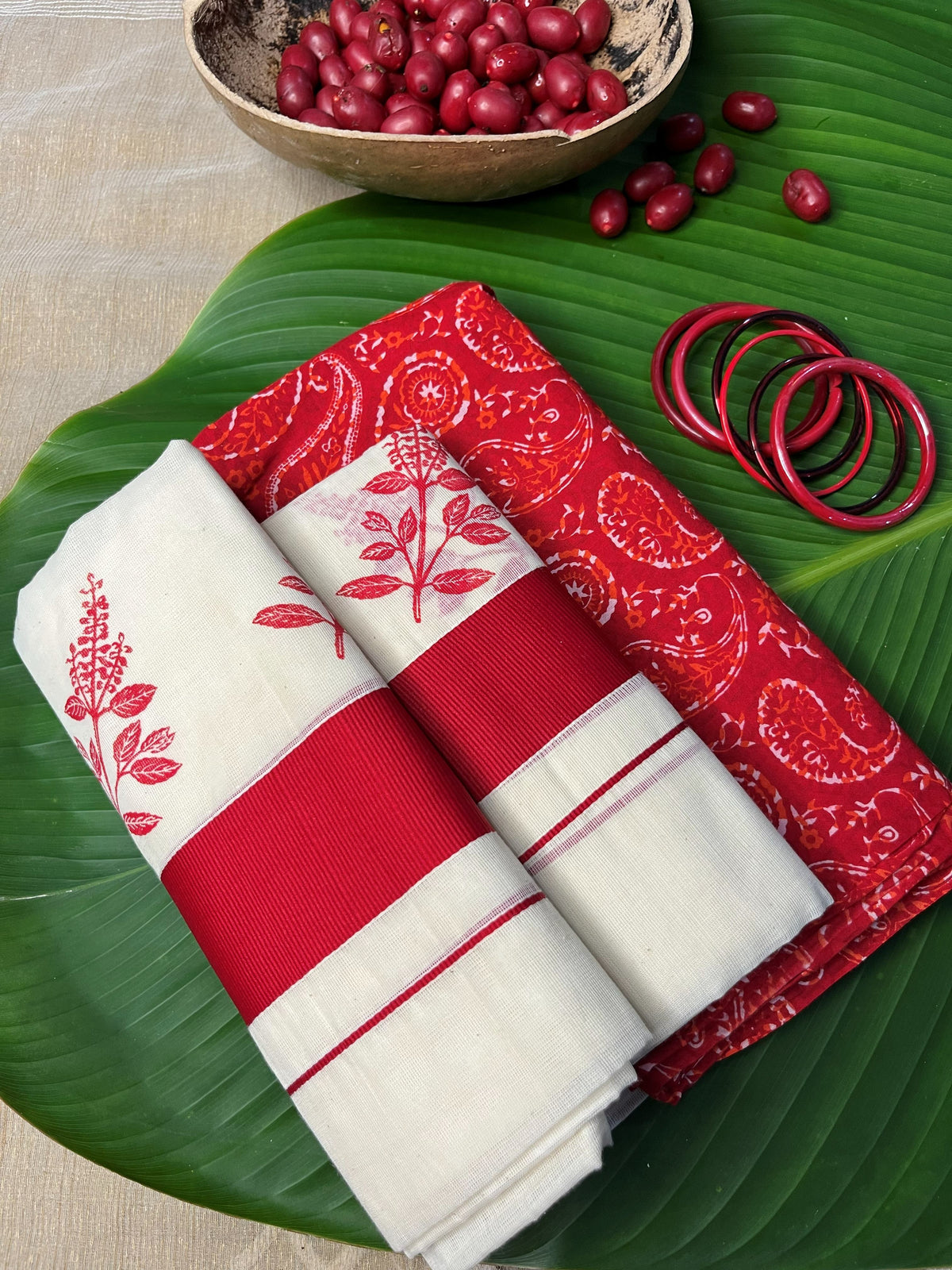 THULASI SETTUM MUNDUM