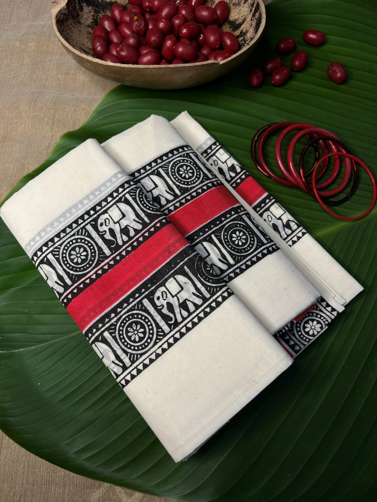 BLACK & CRIMSON ELEPHANT SETTUM MUNDUM