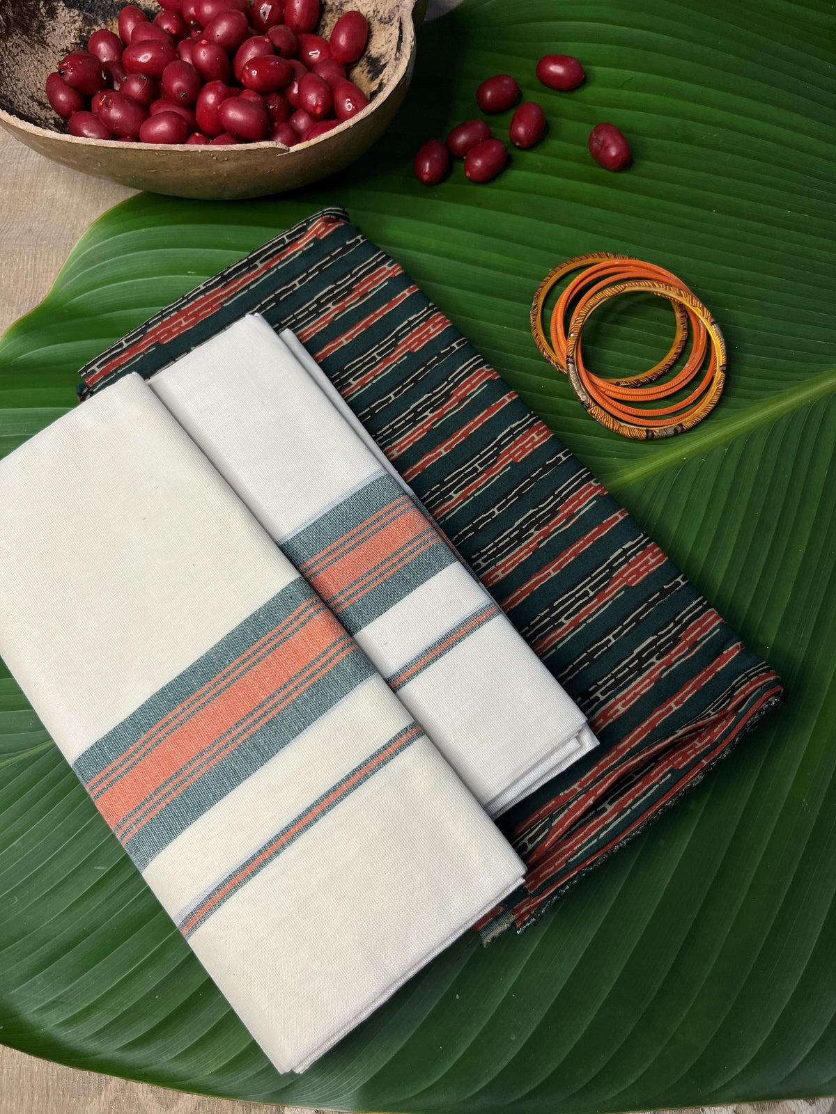 ORANGE & GREEN SETTUM MUNDUM