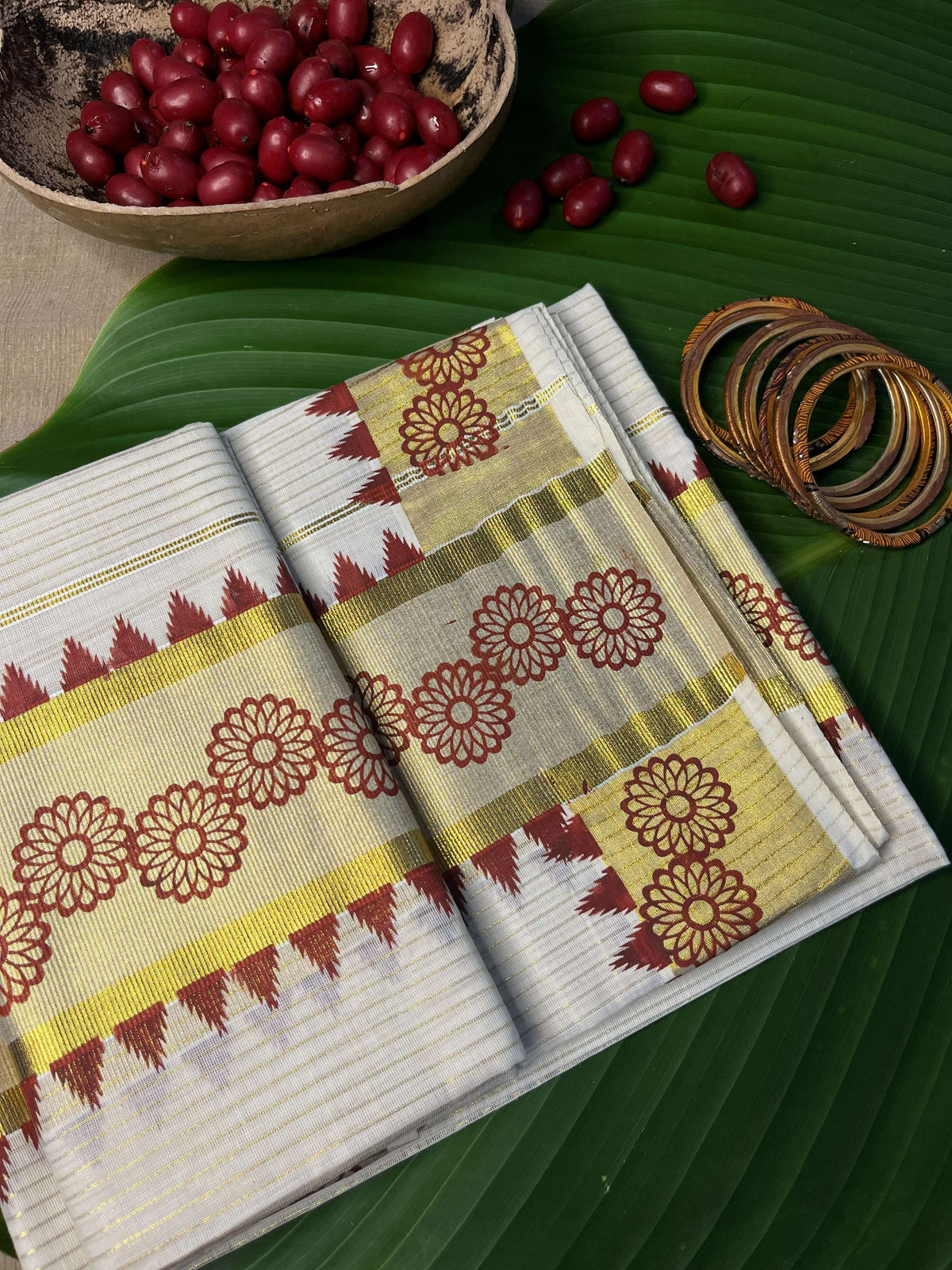 BROWN FLORAL SETTUM MUNDUM