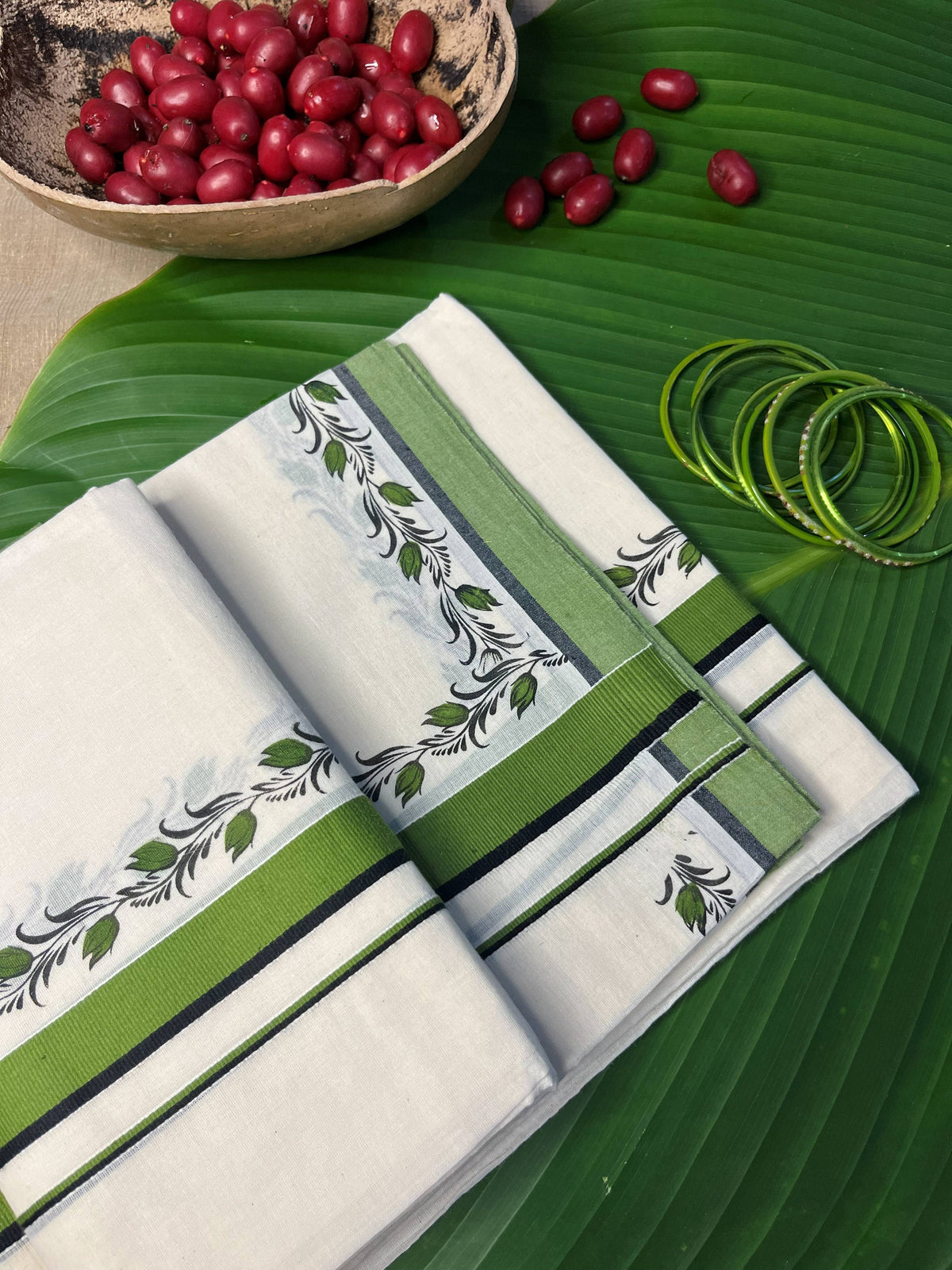 GREEN FLORAL SETTUM MUNDUM