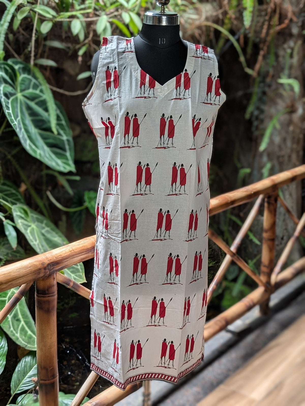Cotton  Whitewith Red Human Motiff Sleeveless Kurthi