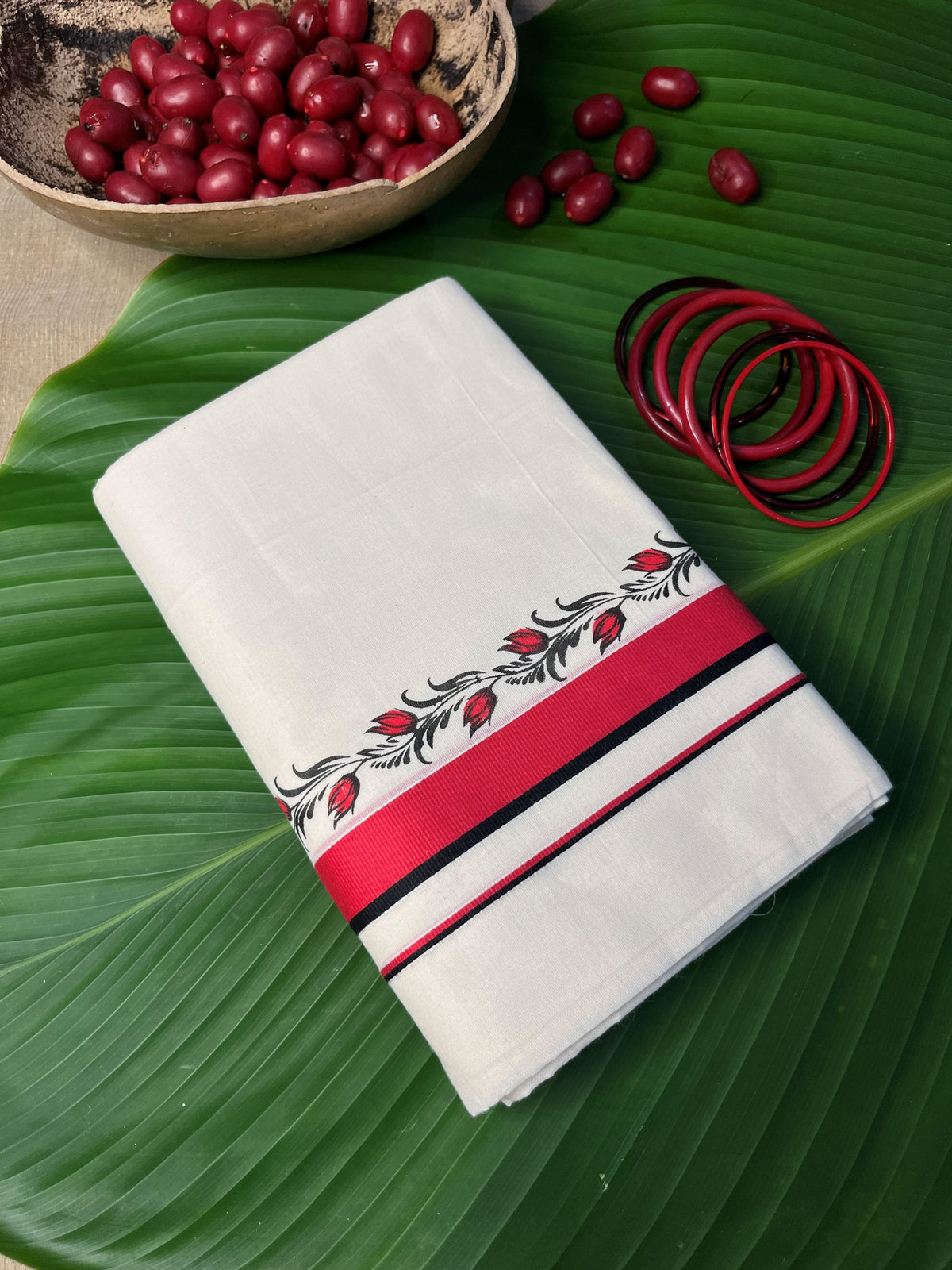 CRIMSON FLORAL SETTUM MUNDUM