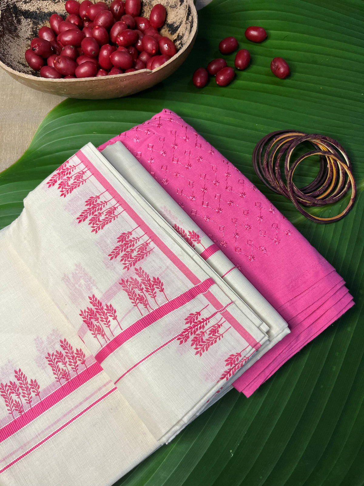 PINK LEAF SETTUM MUNDUM