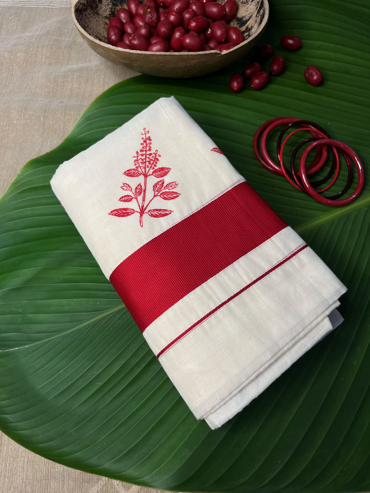 THULASI SETTUM MUNDUM