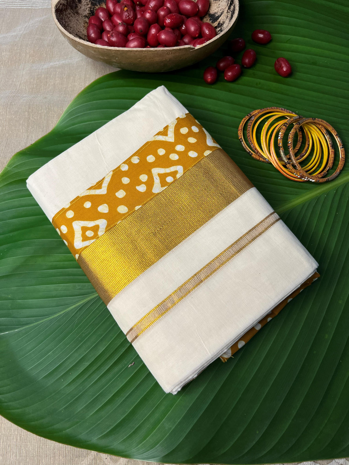 YELLOW BATIK SETTUM MUNDUM